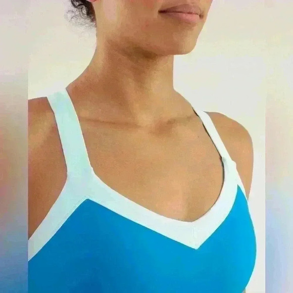 Lululemon Run: Mile A Minute Tank
Beach Blanket Blue / Aquamarine size 6 - Picture 5 of 15
